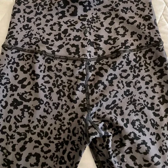Athleta Elation Ultra High Rise Tight Gray/Black Leopard XS 27" inseam - Picture 6 of 10